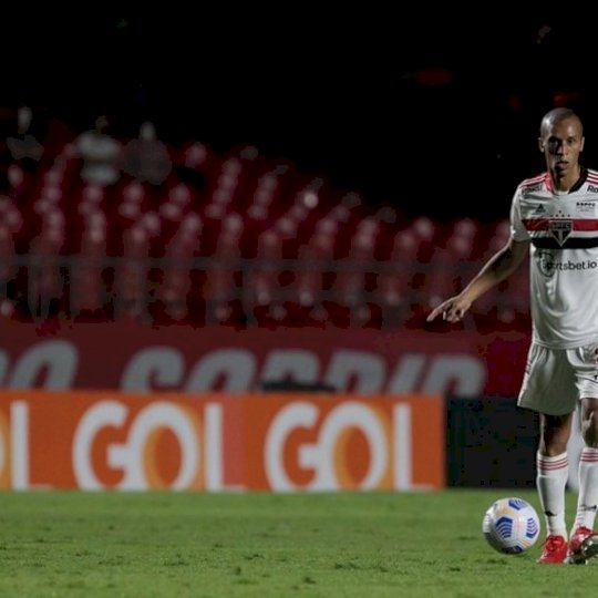 Sem Arboleda, Miranda pode ganhar sequência no São Paulo