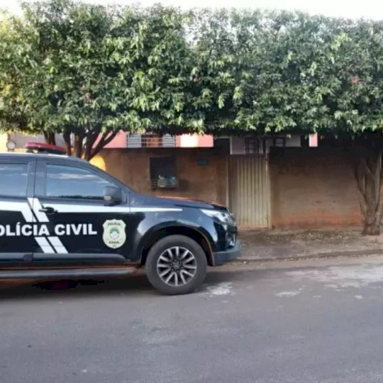 Em casa alugada há uma semana, trio suspeito de matar mãe e filho é preso em flagrante