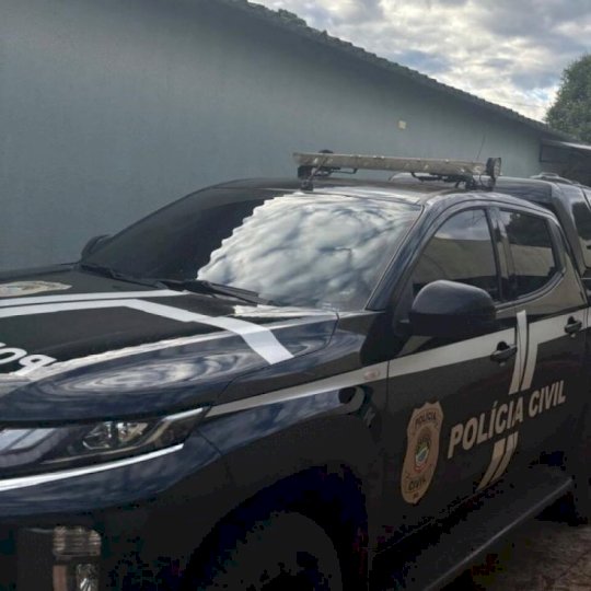 Suspeito de violência doméstica resiste à prisão e é detido após fuga em milharal