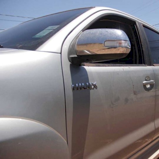 Ivinhema - Adolescente de 14 anos é flagrada dirigindo Hilux para ir à escola