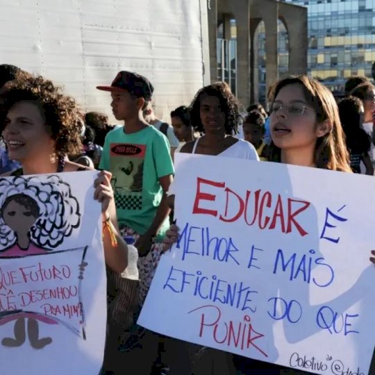 Comissão da Câmara aprova redução da maioridade penal para 16 anos