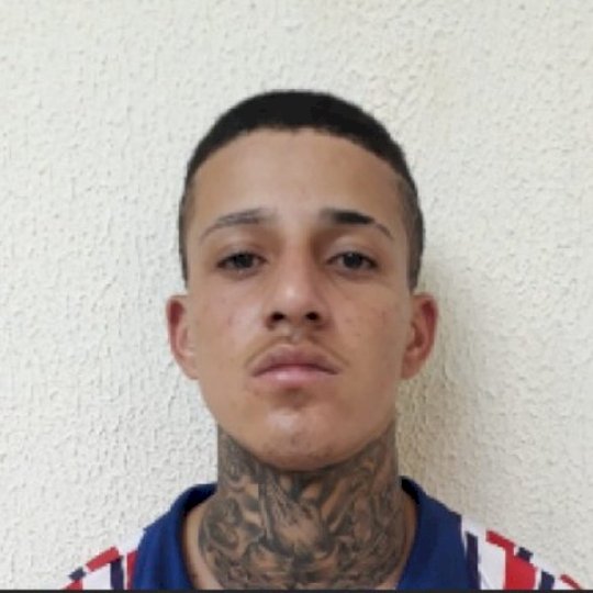 Morto em frente &agrave; tabacaria havia sido denunciado por execu&ccedil;&atilde;o com 15 tiros
