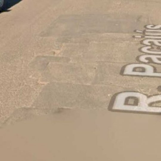 Mãe leva filhos pequenos para conveniência, enche a cara e acaba presa