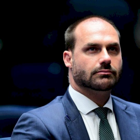 DPU pede adiamento de julgamento de Eduardo Bolsonaro no STF