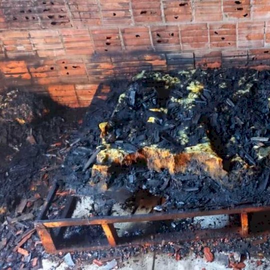 Homem que ateou fogo em casa avisou proprietário do crime e disse que mataria a esposa