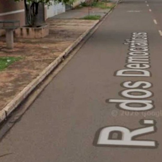 Família perde casa em leilão, se revolta e tenta impedir entrada dos novos donos em Campo Grande