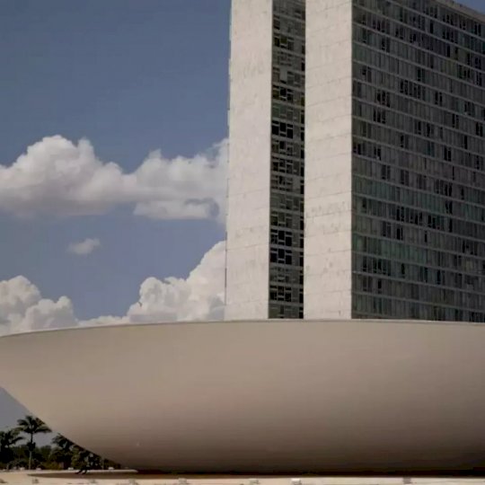 Motta cria comissão para analisar PEC que reduz maioridade penal