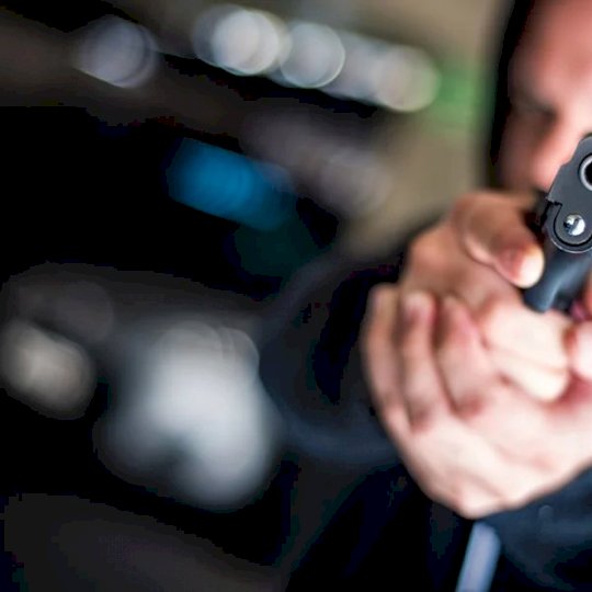 Idoso morre com tiro na testa durante tentativa de assalto