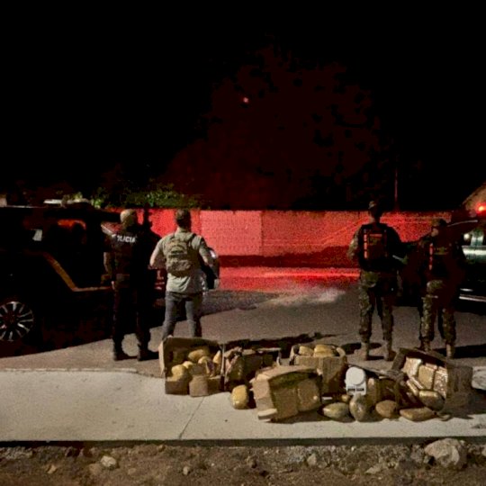 Quatro são presos e mais de 100kg de maconha apreendios em ação na fronteira