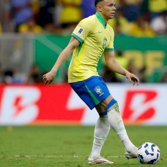 Wesley é cortado e Vanderson é convocado para amistosos da Seleção