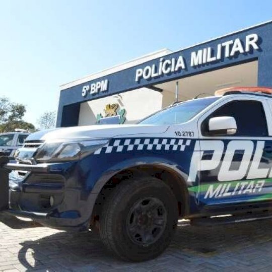Homem &eacute; preso ao ser encontrado em casa com menina de 13 anos que matou aula