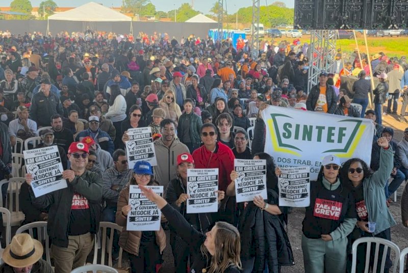 Servidores em greve fazem ato em agenda de Lula em Ponta Porã