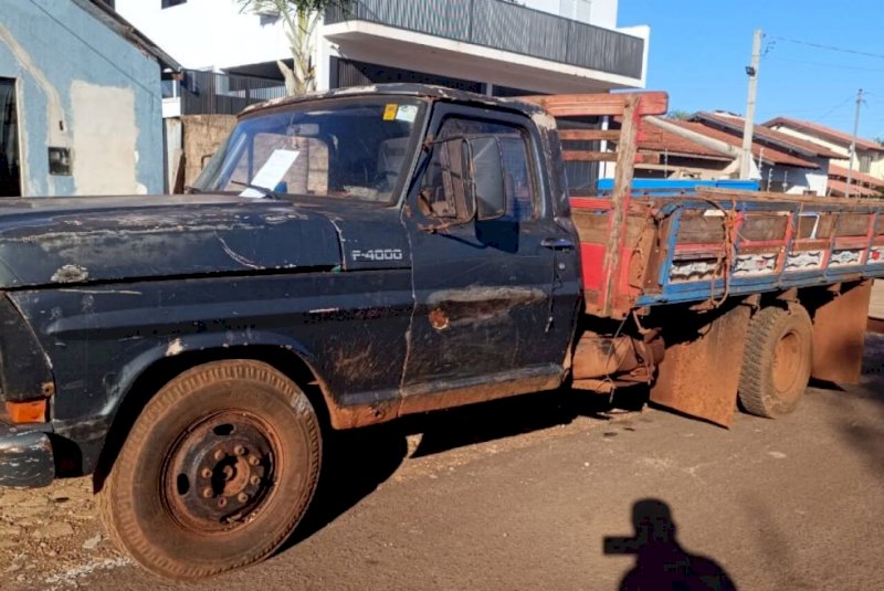 Homem é preso acusando de desviar ração de frigorifico em Dourados 