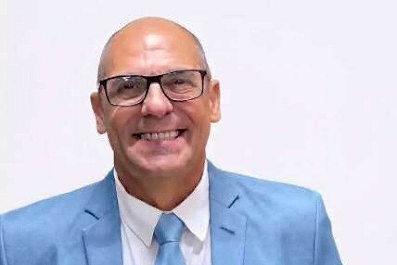 O Sinal vermelho da educa&ccedil;&atilde;o: o que a fila dupla na escola ensina sobre o futuro