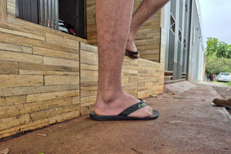 Homem anda nu, faz gestos obscenos para crianças e vai preso no MS