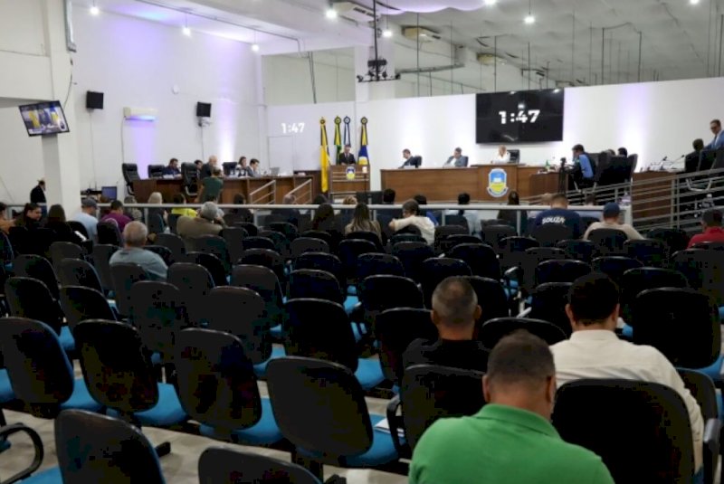 Câmara rejeita denúncias contra três vereadores