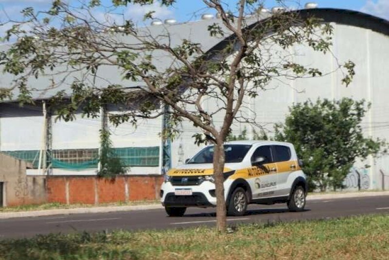 Prova prática para CNH em MS terá 12 conversões e 3 estacionamentos; veja regras