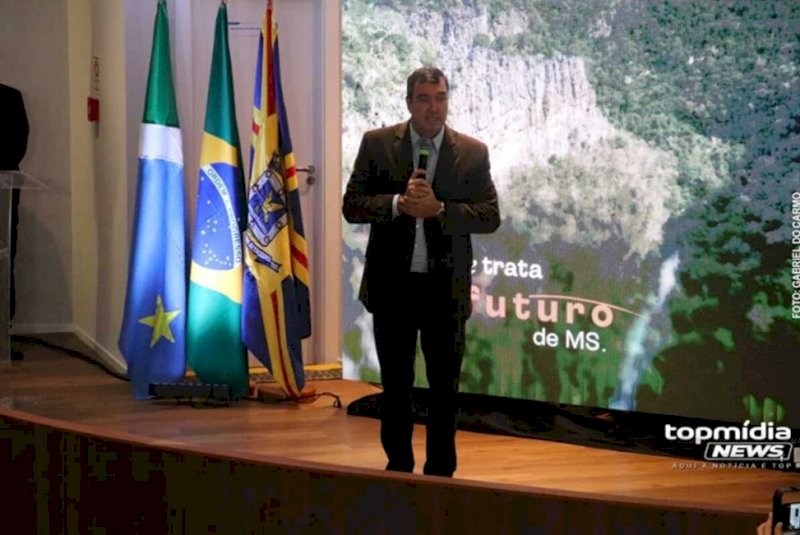 Destaque na imprensa nacional, Riedel garante que direita vai se unir por Flávio