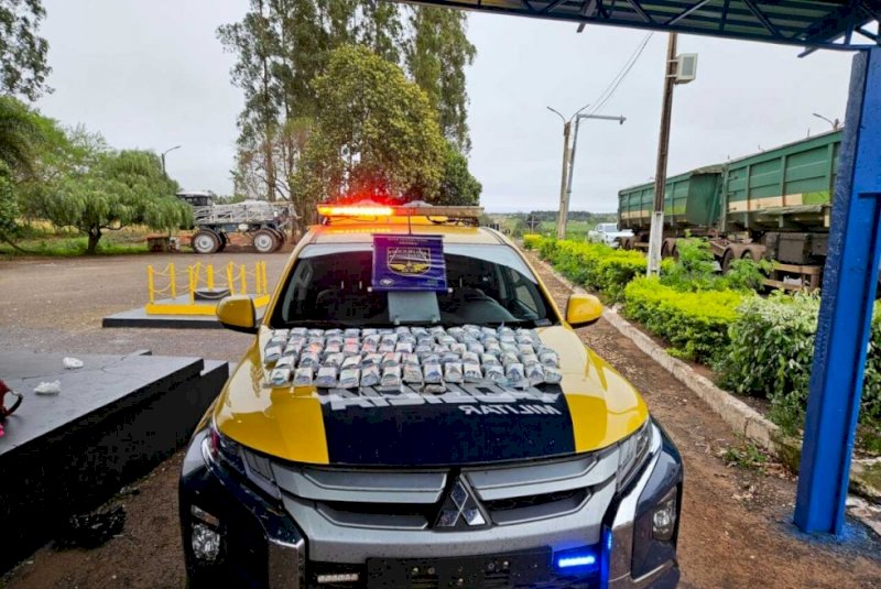Mulher é presa com 15 kg de haxixe em van na MS-156