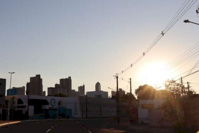 Domingo ter&aacute; calor de 38&deg;C, tempo seco e chance de chuva em MS