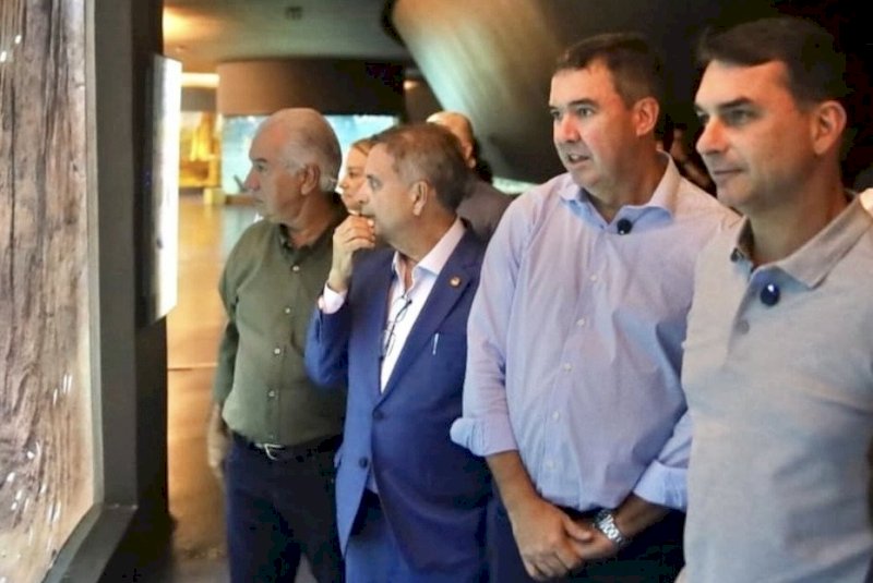 Flávio Bolsonaro não deve vir a Mato Grosso do Sul durante a campanha