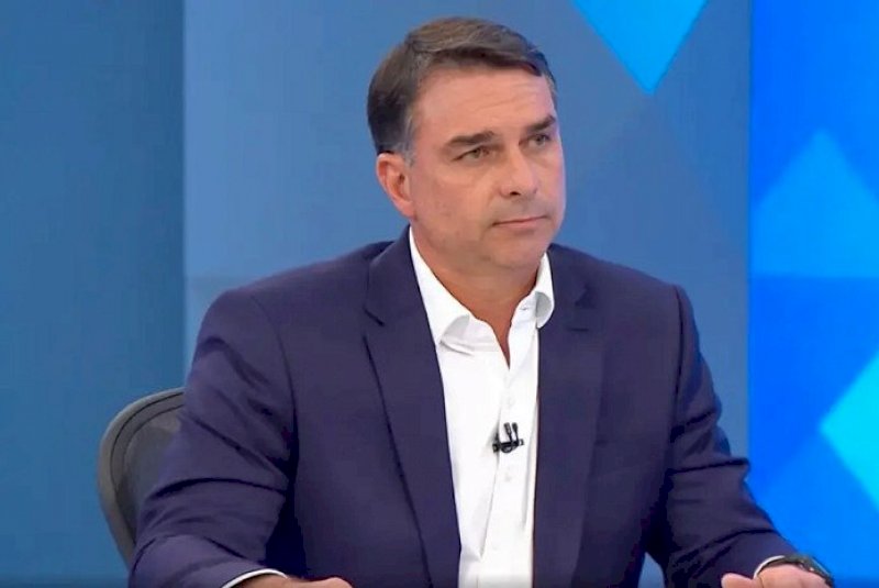 Flávio chama caso Dark Horse de “livro fechado' e evita detalhar acordo com Vorcaro