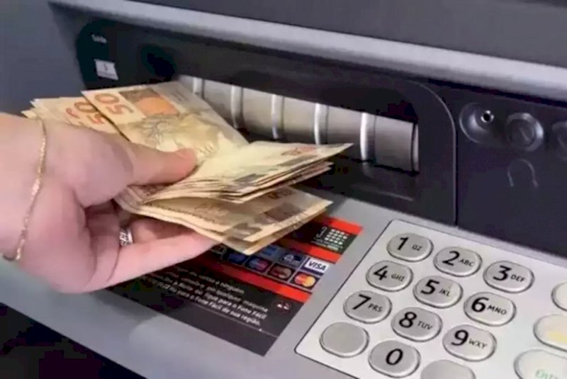 Salário de servidores estaduais estará disponível antes das eleições