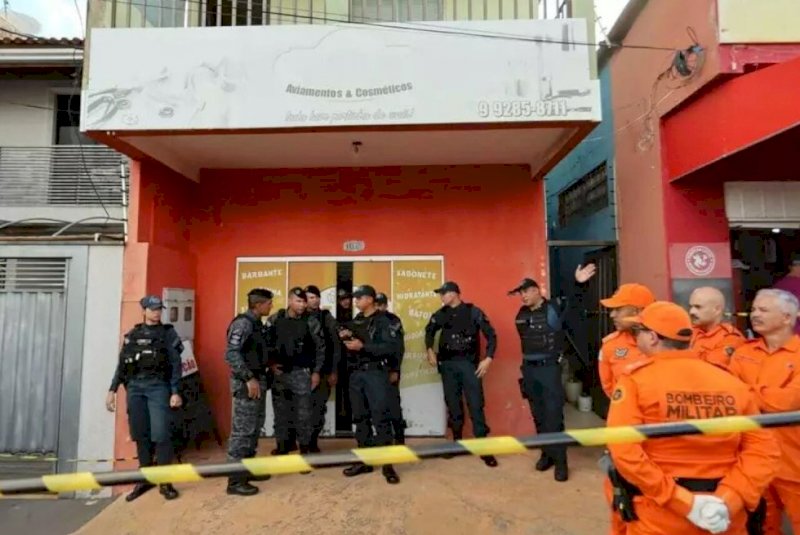 Homem mata a irmã dentro de comércio e depois tira a própria vida