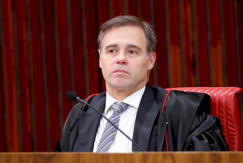 TSE discute restringir propaganda eleitoral em grupos de WhatsApp na reta final da eleição