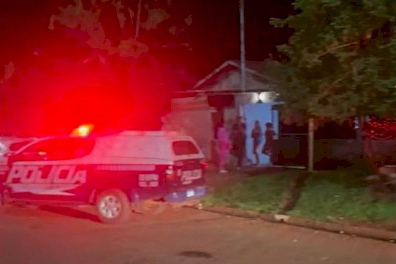 Maracaju - Motociclistas armados com rev&oacute;lver invadem casa e deixam 2 feridos