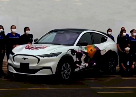 Conheça o Ford Mustang Mach-E montado só por mulheres