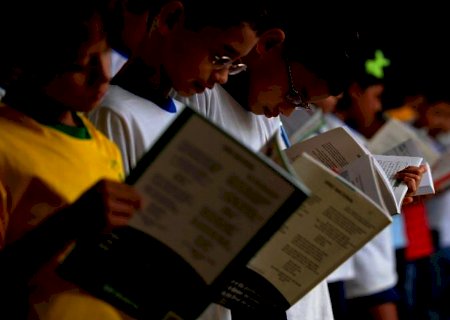 Correios e MEC preparam a entrega de 197 milhões de livros didáticos