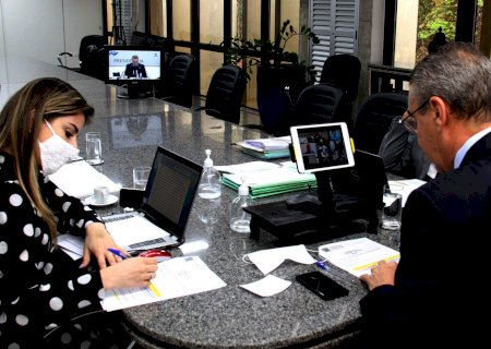 Deputados estaduais aprovam projeto que fixa carga horária e piso até 2027 para professores
