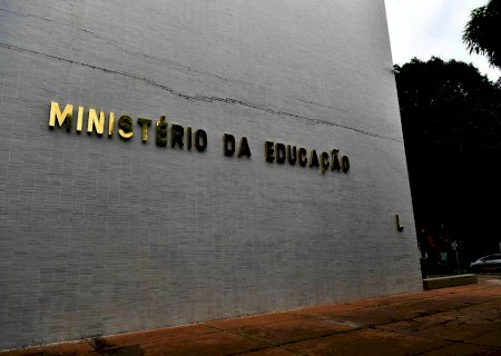 MEC autoriza ensino remoto em escolas e universidades em 'caráter excepcional'