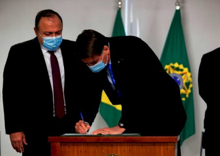 Câmara aprova MP de Bolsonaro que garante R$ 1,9 bilhão para vacina contra covid