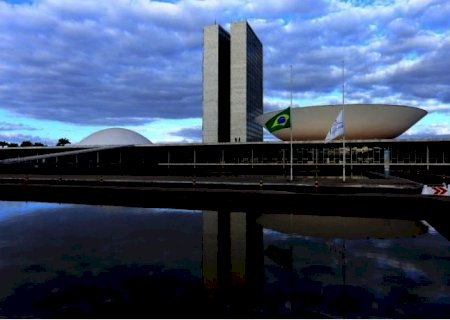 Câmara aprova ajuda de R$ 3,5 bilhões para acesso gratuito de estudantes à internet