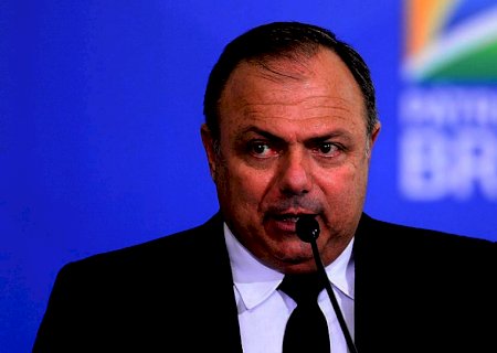 Ministério vai buscar vacina de excelência, diz Pazuello no Congresso