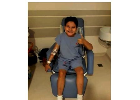 Garoto de apenas 10 anos luta contra leucemia e precisa de doadores de sangue A+