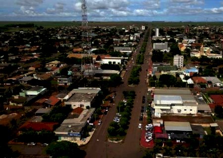 Com sal&aacute;rios de at&eacute; R$ 1,9 mil, prefeitura busca profissionais em 8 &aacute;reas