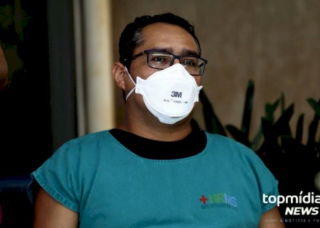 1º médico a ser vacinado em MS, Milton diz que vacina é esperança para fim do sofrimento