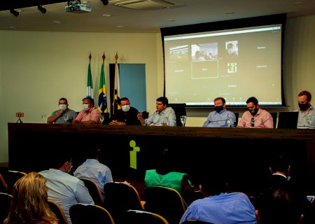 Prefeitos do interior adiam retorno às aulas presenciais por 30 dias