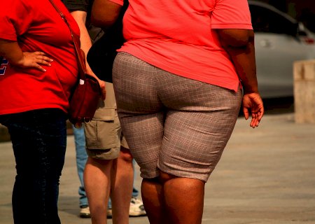 Verão está aí e busca por dietas da moda aumentam; profissional faz alerta