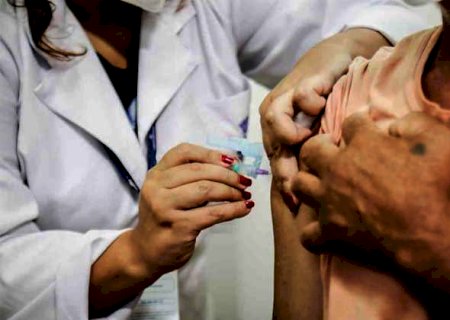 Mato Grosso do Sul vacinou 85,9 mil pessoas contra Covid-19 em 25 dias; total é 54% da meta