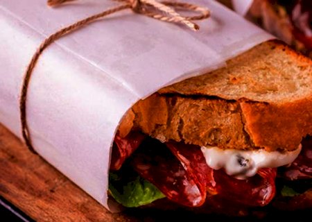 Sanduíche com salame italiano é prático para lanches da tarde