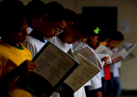 Programa investe na formação de professores para reforçar a alfabetização