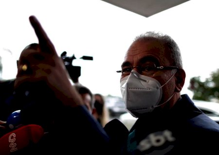 'Política de saúde não é do ministro, é do governo Bolsonaro', diz Queiroga