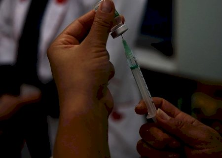 Ministério da Saúde assina contrato por 10 milhões de doses da vacina Sputnik V