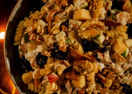Receita: Salada de Frango Defumado com Parafuso