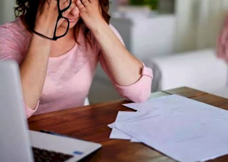 Mulher é condenada criminalmente após levar atestado falso no trabalho
