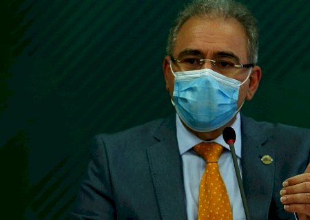 Após Brasil atingir 400 mil mortes, Queiroga pede 'conscientização' da população